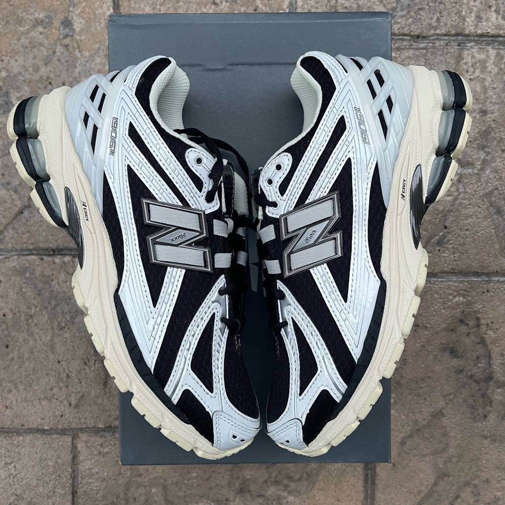 New Balance 1906R ‘White Black Metallic’